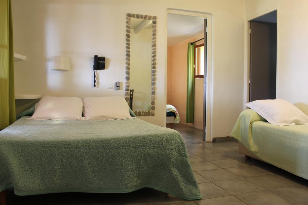 Les Bungalows De Figha Tarcu Habitación foto
